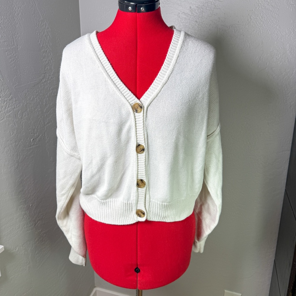 Stitch & Pine Cream Button Front Dropped Shoulder Cropped Cardigan Sweater M